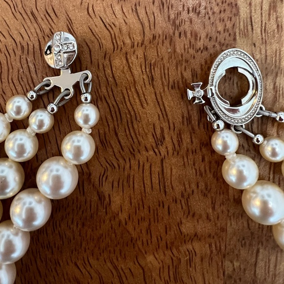 COPY - Vivienne Westwood Three Row Bas Relief Pearl Choker - Picture 9 of 15